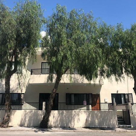 Athinas Court Aparthotel Paphos Kültér fotó