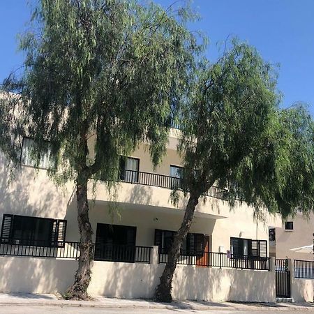 Athinas Court Aparthotel Paphos Kültér fotó