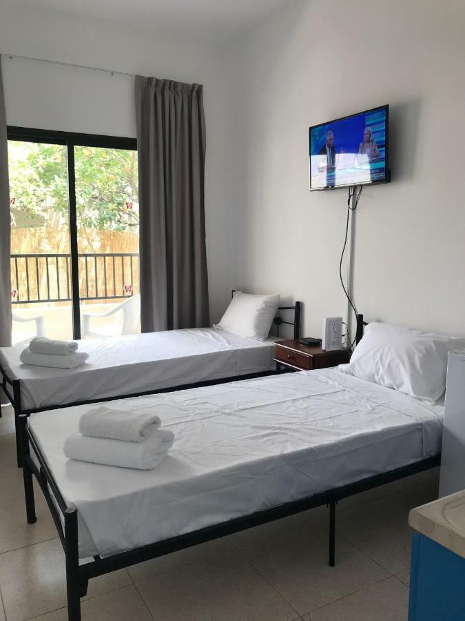 Athinas Court Aparthotel Paphos Kültér fotó