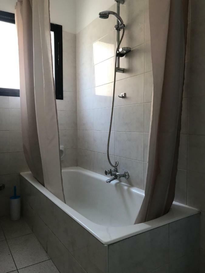 Athinas Court Aparthotel Paphos Kültér fotó