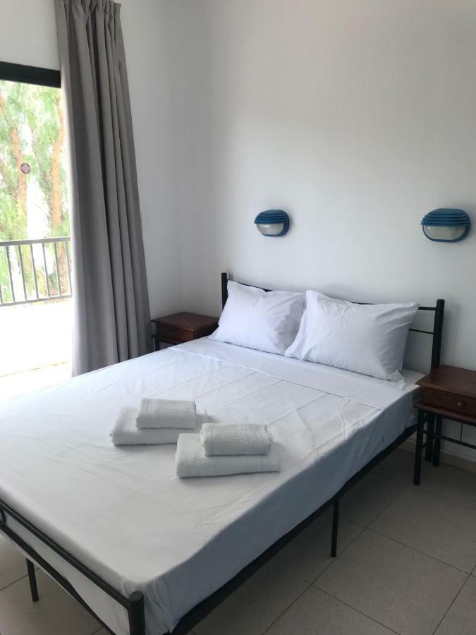 Athinas Court Aparthotel Paphos Kültér fotó