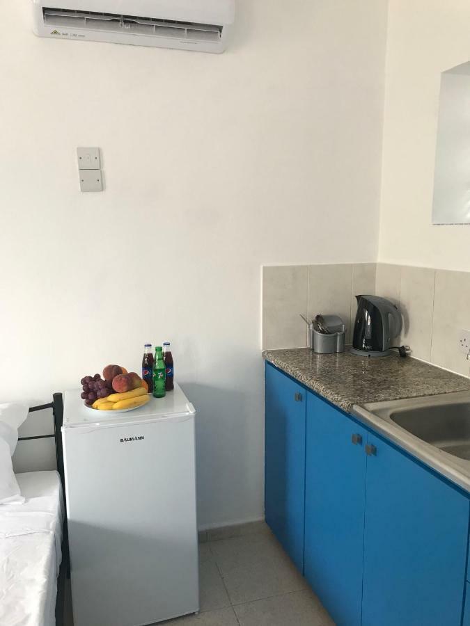 Athinas Court Aparthotel Paphos Kültér fotó