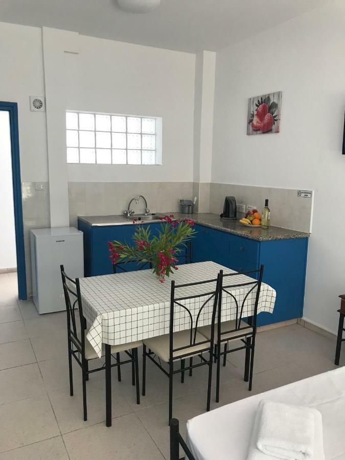 Athinas Court Aparthotel Paphos Kültér fotó