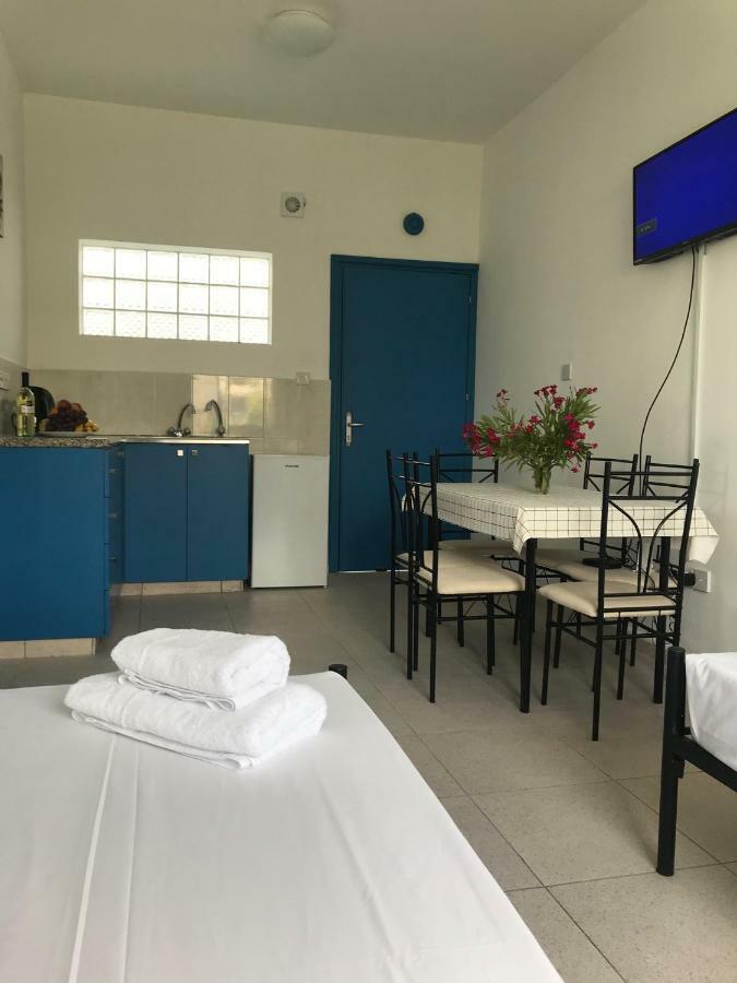 Athinas Court Aparthotel Paphos Kültér fotó