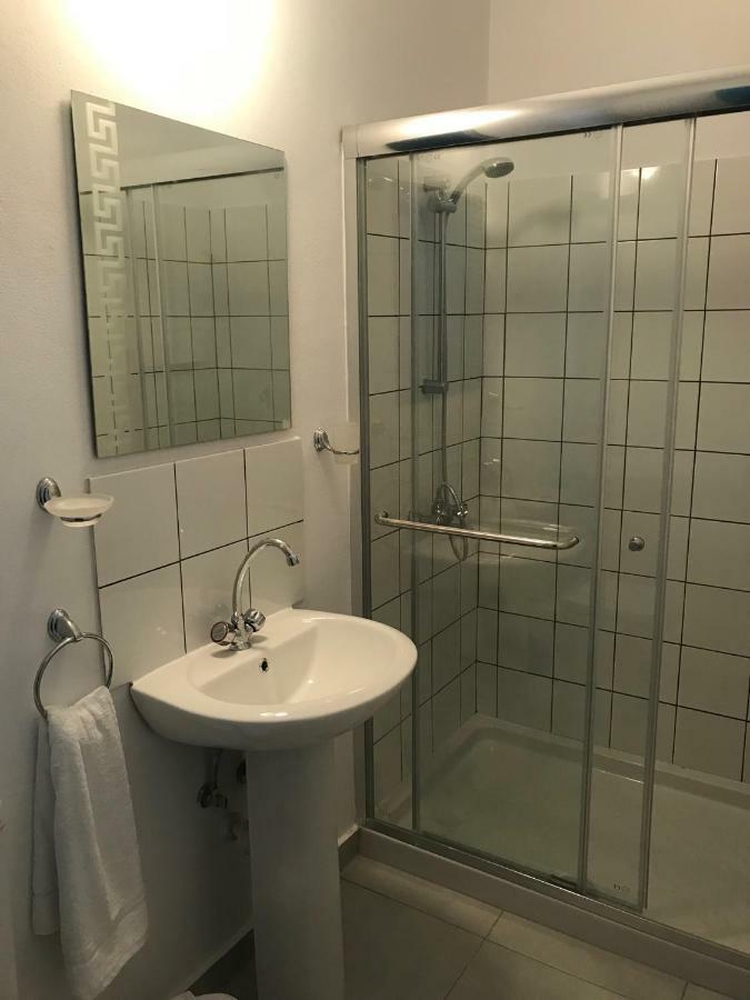 Athinas Court Aparthotel Paphos Kültér fotó