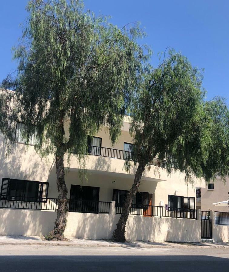 Athinas Court Aparthotel Paphos Kültér fotó